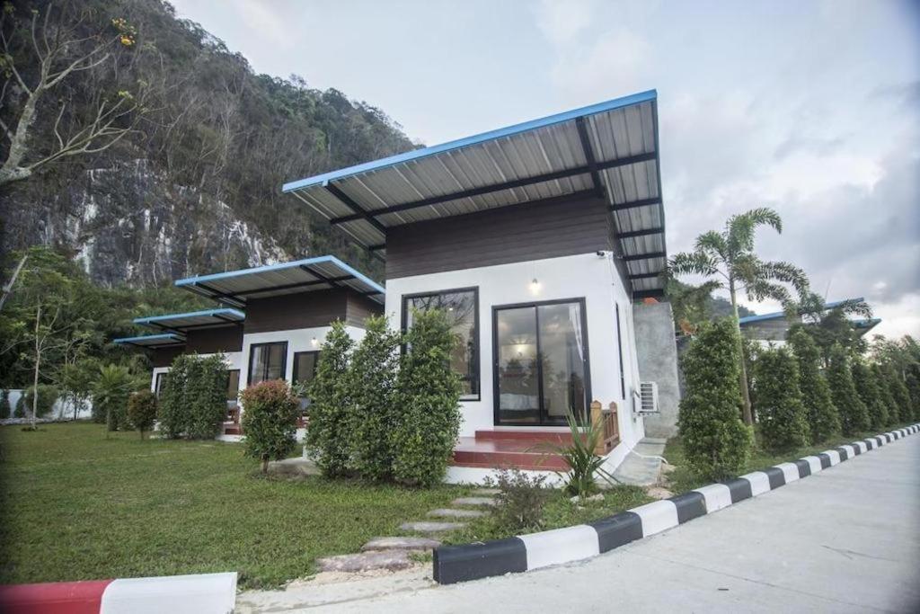 Phuphayot Resort Транг Экстерьер фото