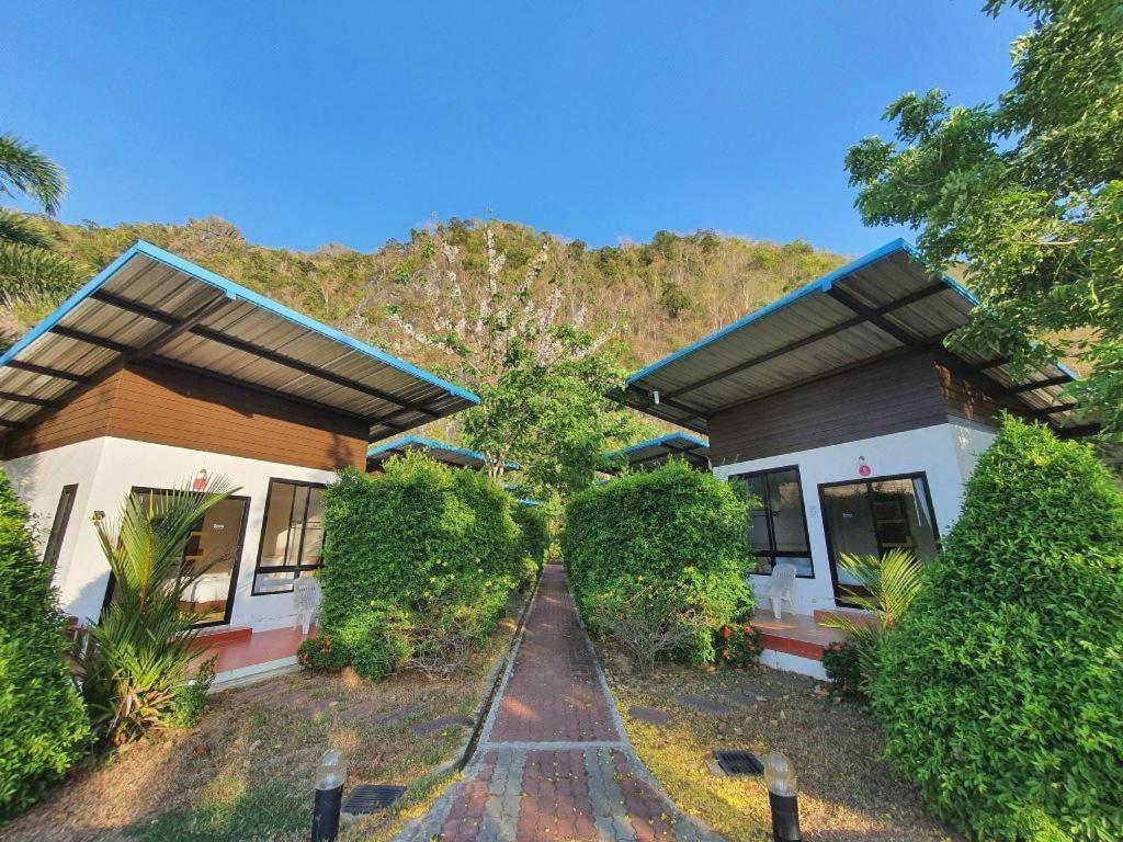 Phuphayot Resort Транг Экстерьер фото