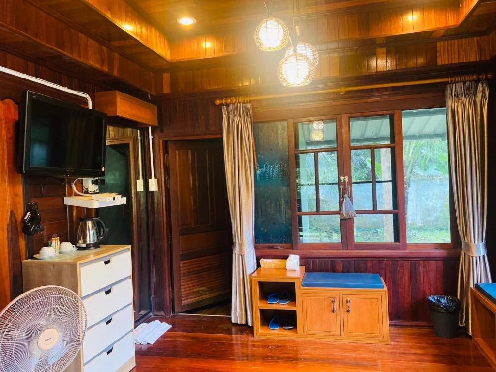 Phuphayot Resort Транг Экстерьер фото